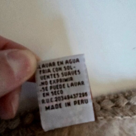 Alpaca Camargo open poncho/shawl. - Picture 8 of 8